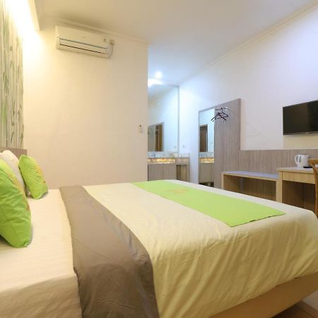 Hotel Huswah Airport Tangerang Esterno foto