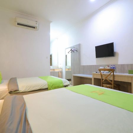 Hotel Huswah Airport Tangerang Esterno foto
