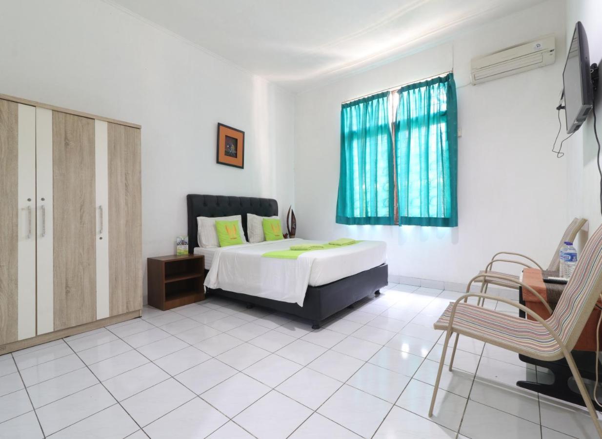 Hotel Huswah Airport Tangerang Esterno foto