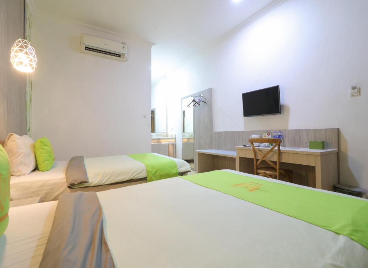 Hotel Huswah Airport Tangerang Esterno foto