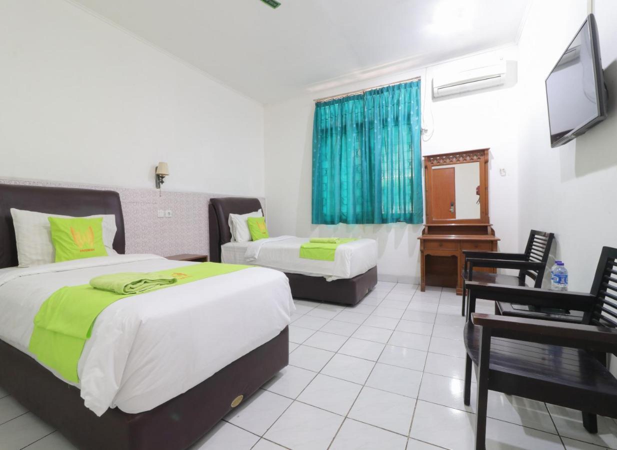 Hotel Huswah Airport Tangerang Esterno foto