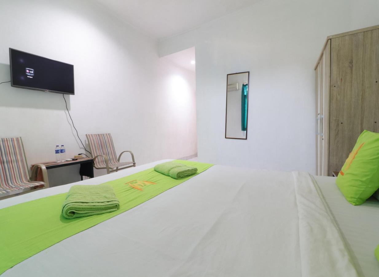 Hotel Huswah Airport Tangerang Esterno foto