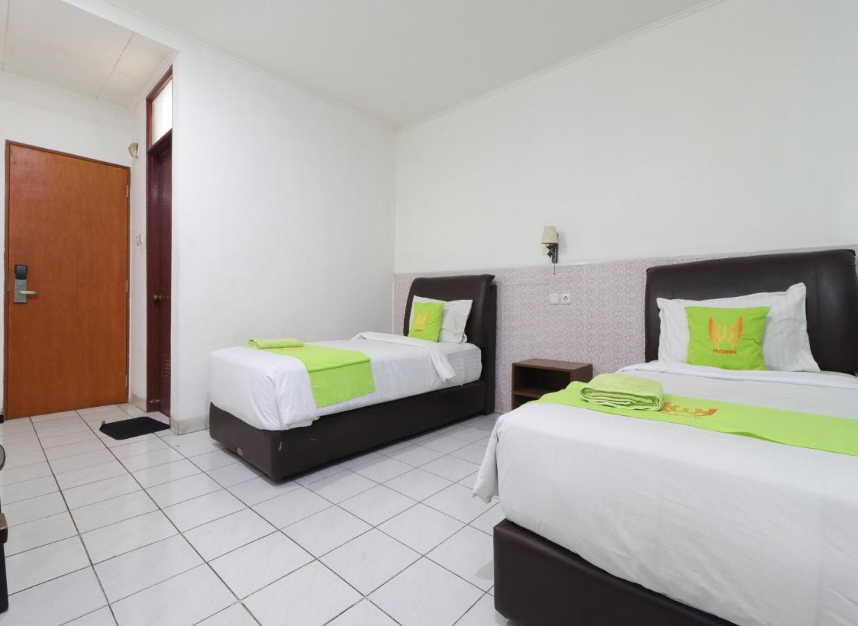 Hotel Huswah Airport Tangerang Esterno foto