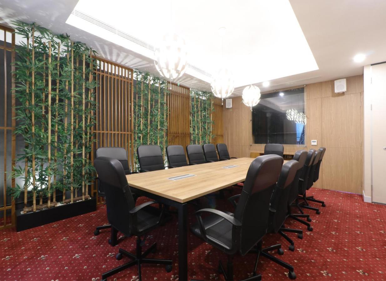 Hotel Huswah Airport Tangerang Esterno foto
