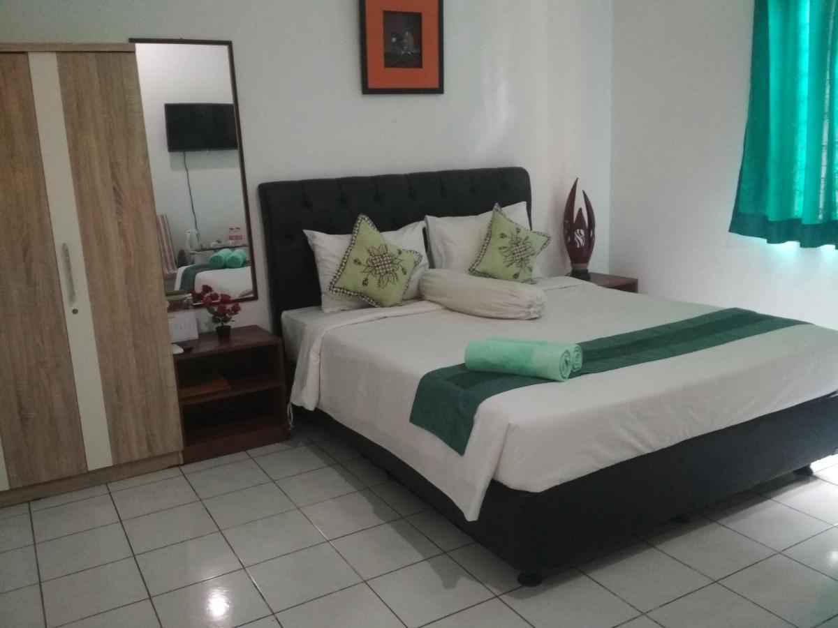 Hotel Huswah Airport Tangerang Esterno foto